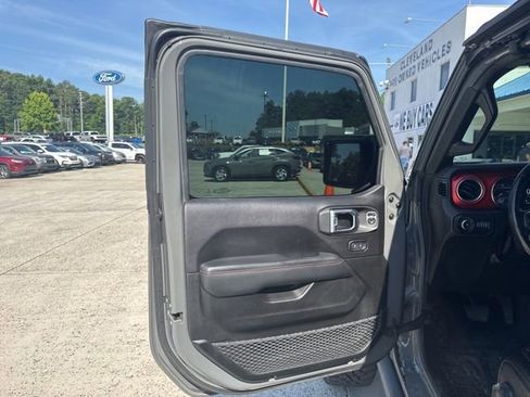 Used 2019 Jeep Wrangler Unlimited Rubicon AWD/4WD image 36