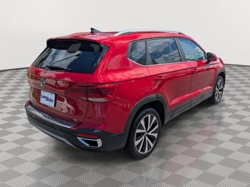 Used 2022 Volkswagen Taos SE FWD image 5