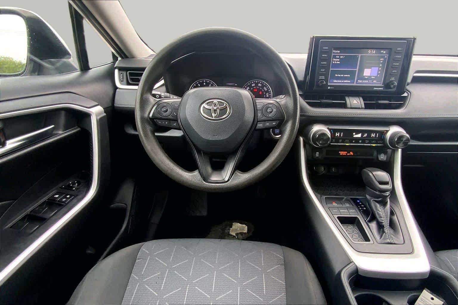 Used 2020 Toyota RAV4 XLE FWD image 6