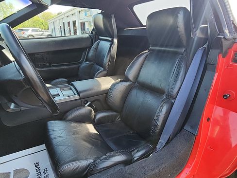Used 1990 Chevrolet Corvette Convertible RWD image 21