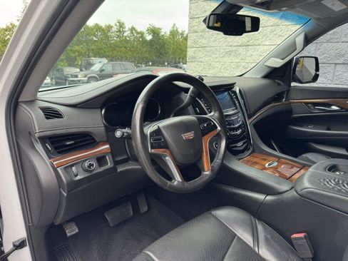 Used 2016 Cadillac Escalade 2WD image 6