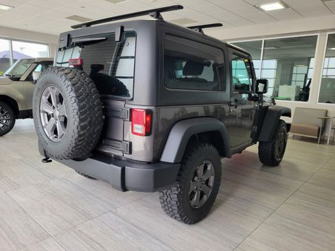 Used 2017 Jeep Wrangler Sport w/ Connectivity Group AWD/4WD image 5