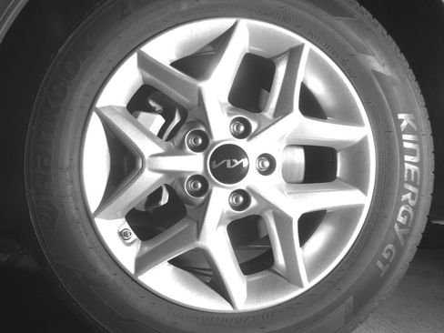 Used 2025 Kia Soul LX w/ LX Technology Package image 12