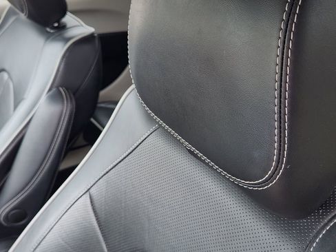 Used 2024 Chrysler Pacifica Limited image 20