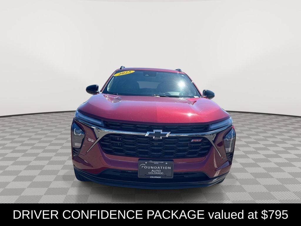 Used 2025 Chevrolet Trax RS w/ Driver Confidence Package FWD image 5