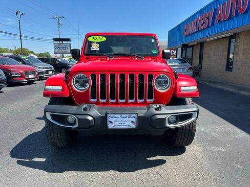 Used 2021 Jeep Wrangler Unlimited Sahara w/ Cold Weather Group AWD/4WD image 6