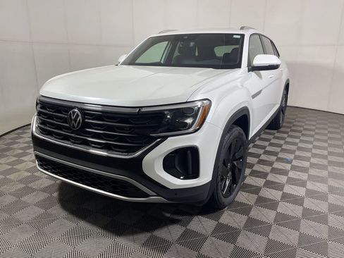 New 2026 Volkswagen Atlas Cross Sport SE image 4