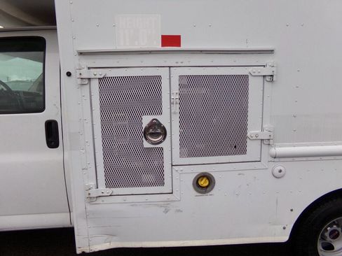 Used 2007 GMC Savana 3500 image 43