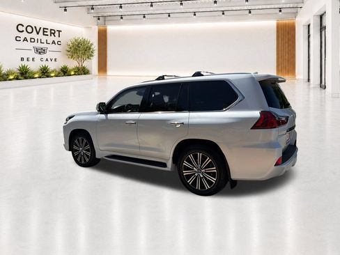 Used 2019 Lexus LX 570 4WD w/ Luxury Package image 10