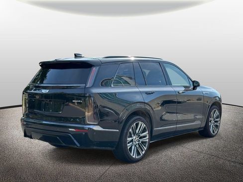 Certified 2026 Cadillac Vistiq Platinum AWD/4WD image 2