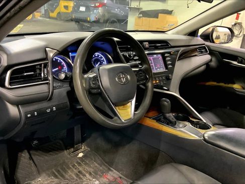 Used 2019 Toyota Camry LE image 17