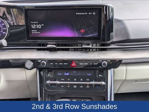 Used 2024 Kia Carnival EX FWD image 21