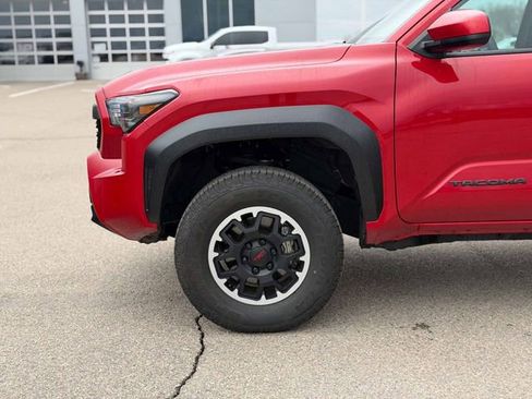 Used 2024 Toyota Tacoma TRD Off-Road AWD/4WD image 11