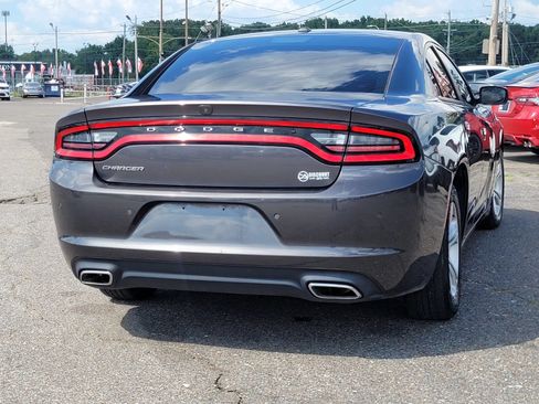 Used 2020 Dodge Charger SXT w/ Leather Interior Group RWD image 15