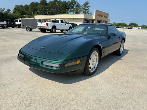 Used 1995 Chevrolet Corvette Coupe RWD image 2