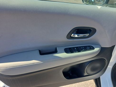 Used 2017 Honda HR-V LX image 15