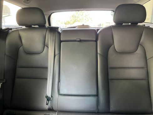 Used 2025 Volvo V60 B5 Cross Country Plus image 38