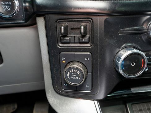 Used 2023 Ford F150 Limited image 32