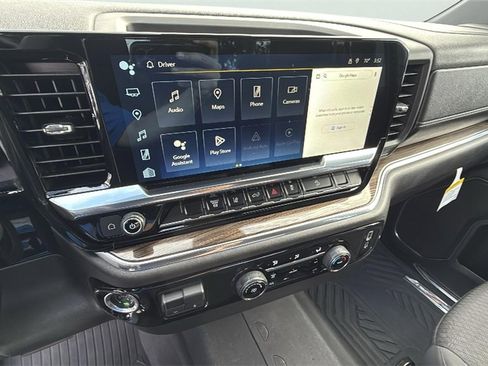 Used 2024 Chevrolet Silverado 2500 LT image 21