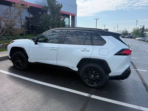 Used 2023 Toyota RAV4 XSE AWD/4WD image 4