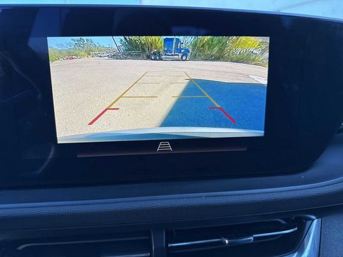 Used 2025 Buick Envista Preferred image 27