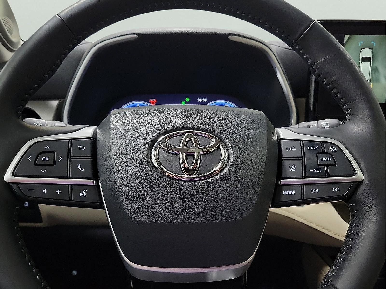 Used 2023 Toyota Highlander Limited AWD/4WD image 14