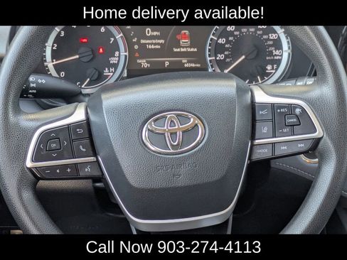 Used 2023 Toyota Highlander L image 11