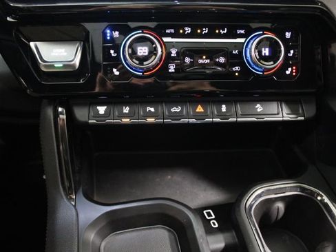 Used 2024 GMC Sierra 2500 AT4 w/ AT4 Premium Plus Package image 35