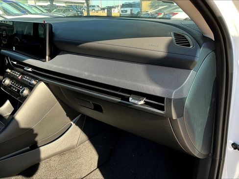 New 2025 Hyundai Sonata SE image 18