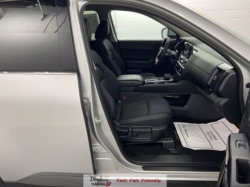 Used 2025 Nissan Pathfinder SV FWD image 44