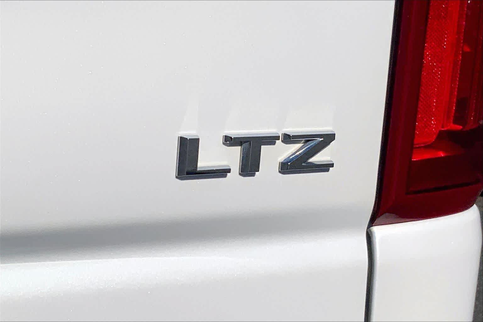 Used 2022 Chevrolet Silverado 2500 LTZ w/ LTZ Texas Edition AWD/4WD image 9