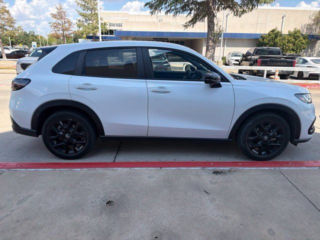 Certified 2025 Honda HR-V Sport image 4