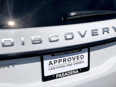 Used 2025 Land Rover Discovery Sport S image 31