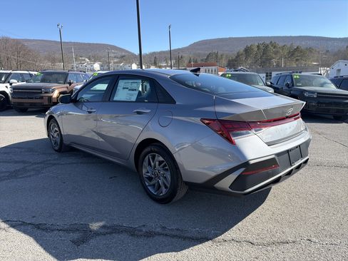 New 2026 Hyundai Elantra Blue image 5