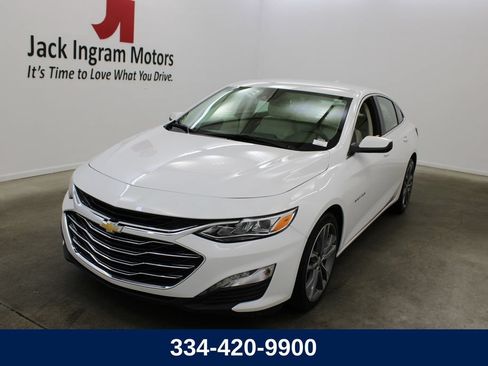 Used 2024 Chevrolet Malibu LT FWD image 1