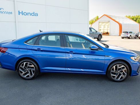 Used 2023 Volkswagen Jetta SEL FWD image 16