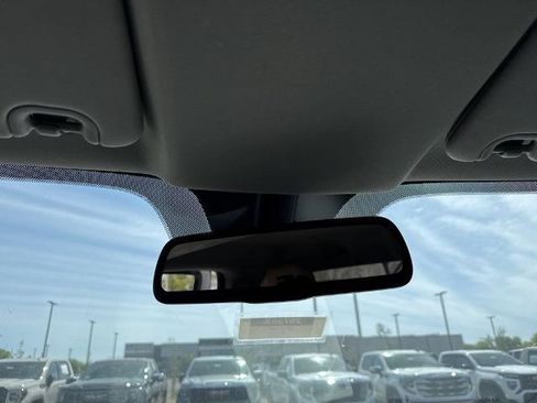 Used 2018 RAM 1500 Express RWD image 9