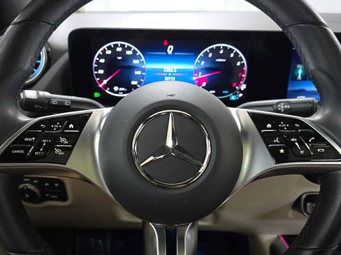 Used 2025 Mercedes-Benz GLA 250 4MATIC image 27