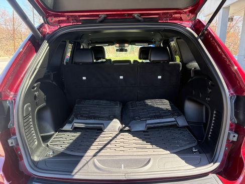 Certified 2021 Jeep Grand Cherokee Laredo X AWD/4WD image 10