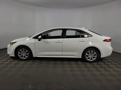 Used 2025 Toyota Corolla LE image 8
