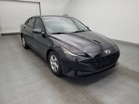 Used 2021 Hyundai Elantra SE FWD image 13