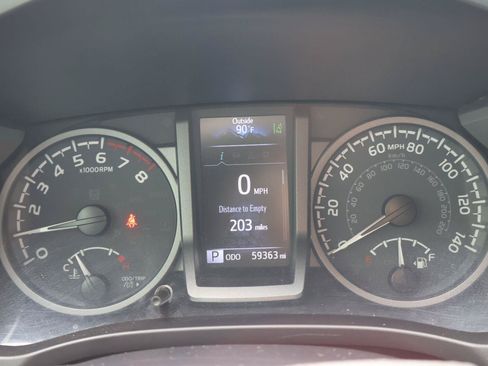 Used 2023 Toyota Tacoma TRD Off-Road w/ Technology Package AWD/4WD image 25