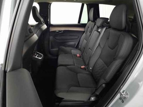 Certified 2025 Volvo XC90 B6 Plus image 32