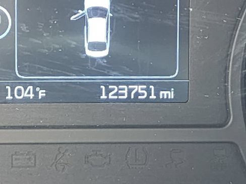 Used 2017 Kia Optima LX FWD image 25
