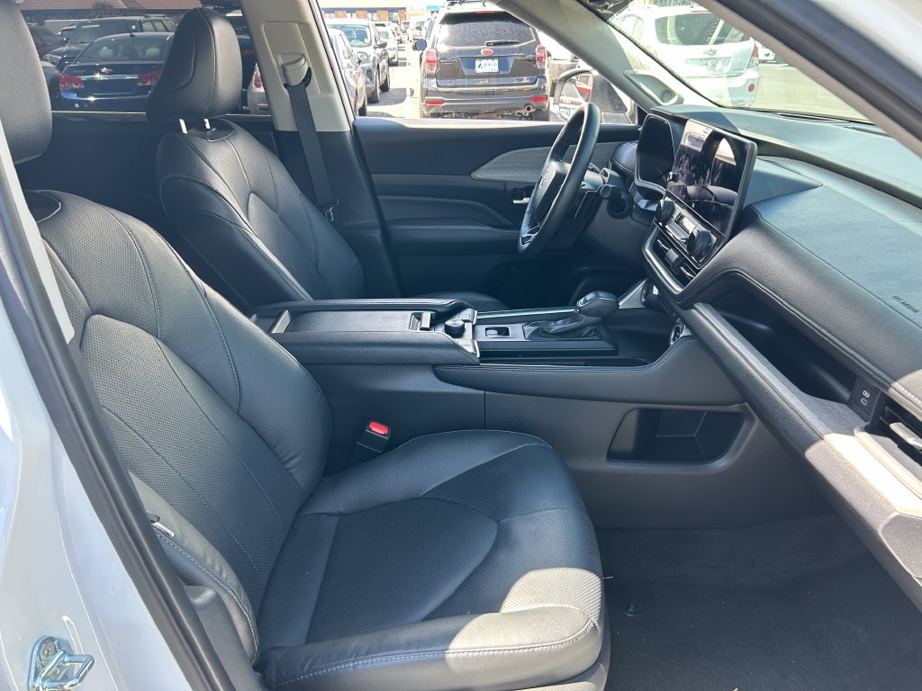 Used 2025 Toyota Grand Highlander AWD image 41