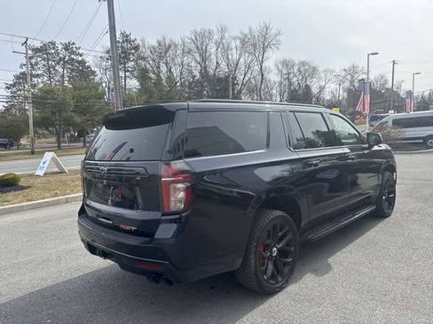 Used 2023 Chevrolet Suburban RST w/ Sport Performance Package image 5