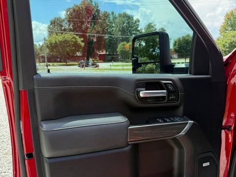 Used 2022 GMC Sierra 2500 AT4 w/ AT4 Premium Plus Package AWD/4WD image 17