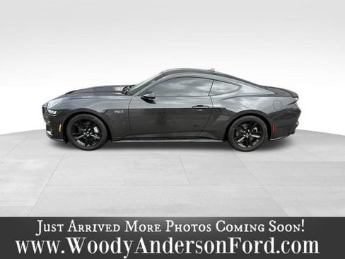 Used 2024 Ford Mustang GT RWD image 3