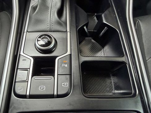 Used 2024 Kia Sorento S image 24