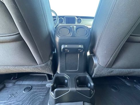 Used 2023 Jeep Wrangler Unlimited Sport AWD/4WD image 32
